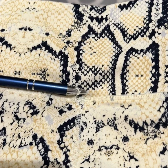 Varley Duncan Legging Yellow Snake Print - Picture 3 of 5